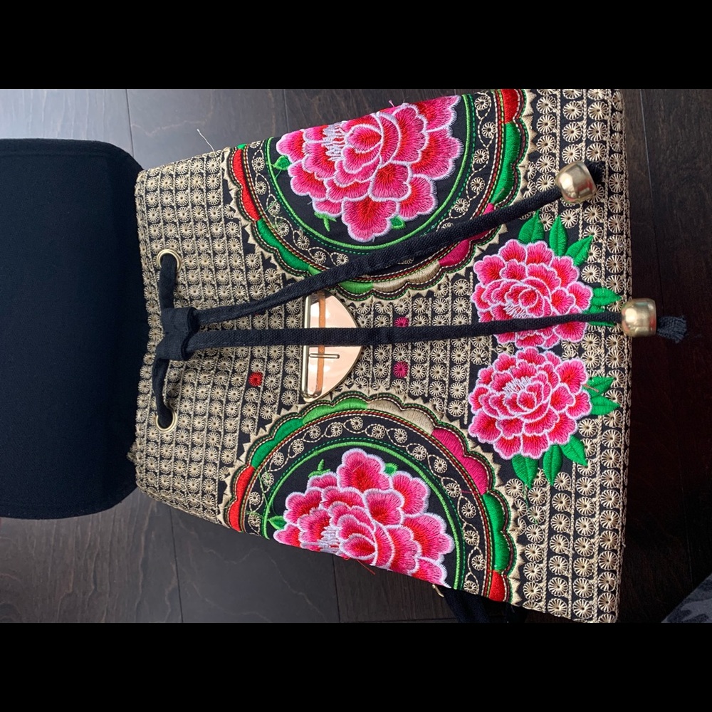 Embroidered backpack - Picture 8 of 12